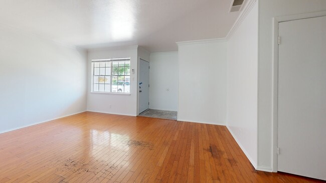 817 Edgehill Dr, Hurst, TX 76053 - photo 2