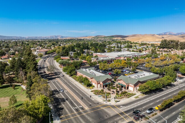 Discover the charm of Livermore’s Portola Ave, a blend of convenience and local appeal.