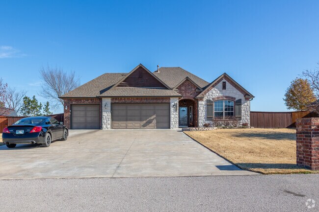 There are many homes available for a variety of buyers in Skiatook.
