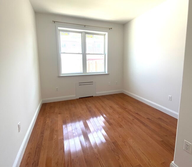 8279 164th Place unit 1, Jamaica, NY 11432 - photo 3