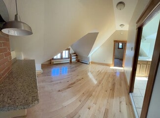 19 Hickok Place Unit 3, Burlington, VT 05401