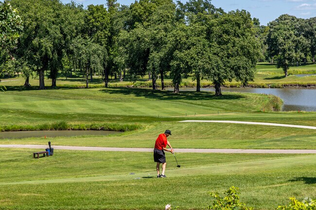 Edgewood Golf Course is a great place to practice your golf game in the neighborhood.