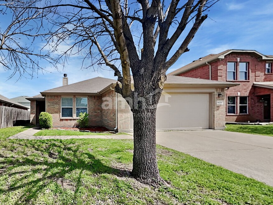 5428 Kleberg Dr, Grand Prairie, TX 75052 - photo 1