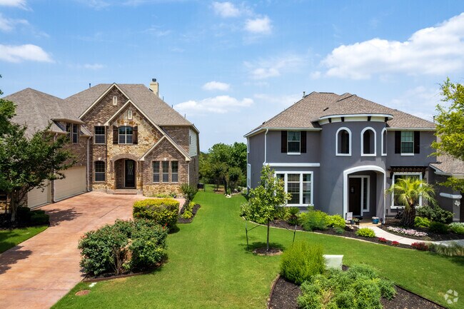 Large single-family homes are located in Bee Cave, TX.