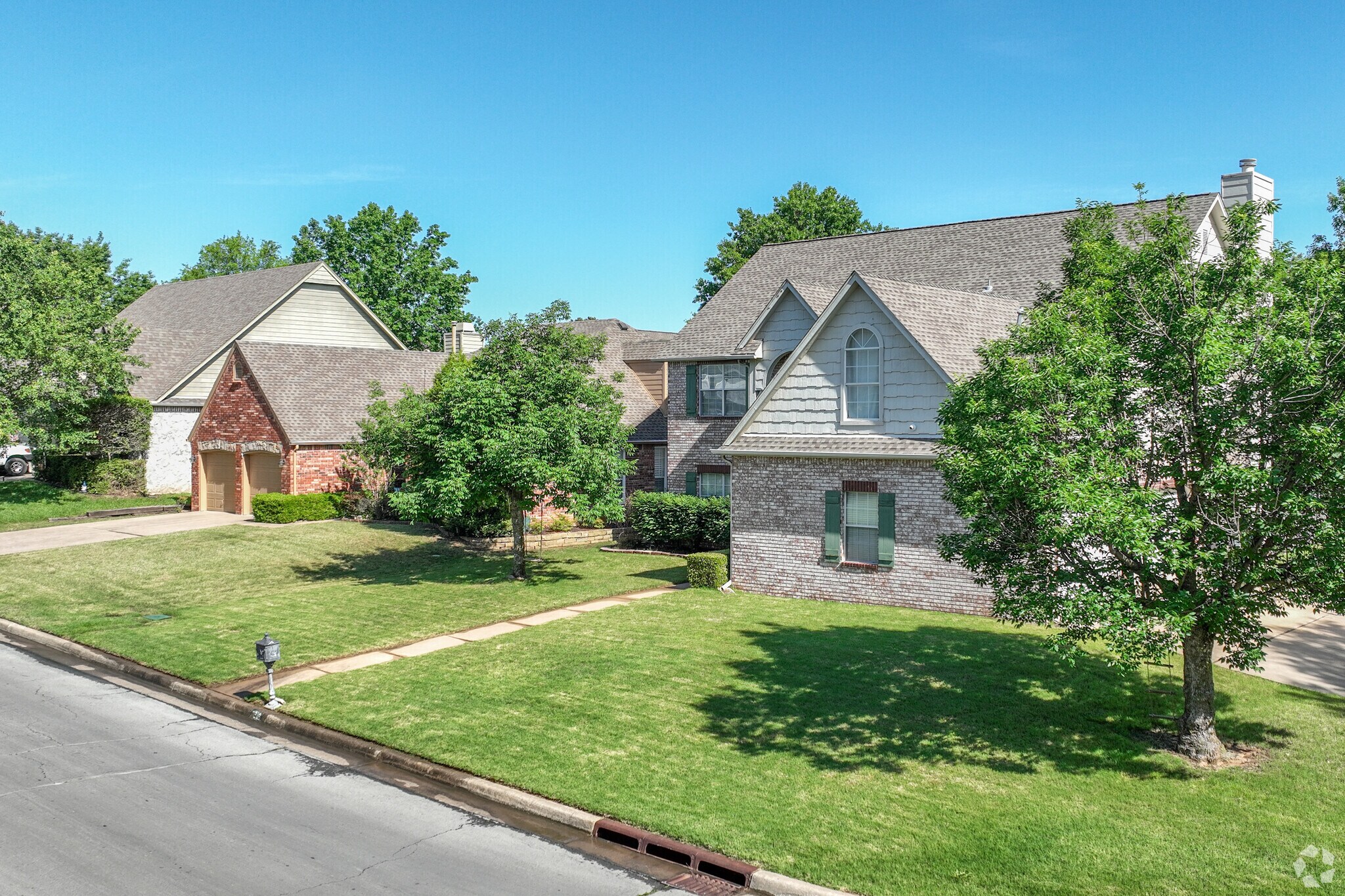 Large floor plan 2 story homes sit side by side with single level homes in Woodbine.