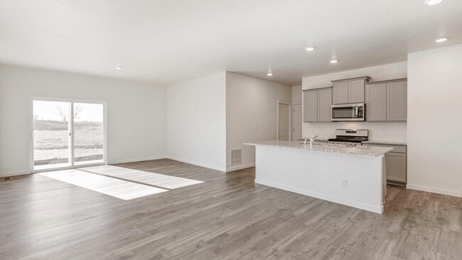 11750 Foraker Ln, Colorado Springs, CO 80925 - photo 4