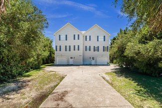 5207 Emerald Dr, Emerald Isle, NC 28594