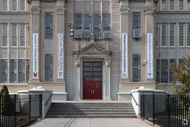 The Academy of Medical Technology serves students in grades 6-12 in Far Rockaway, NY.