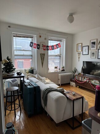 1 Phillips St Unit 3, Boston, MA 02114