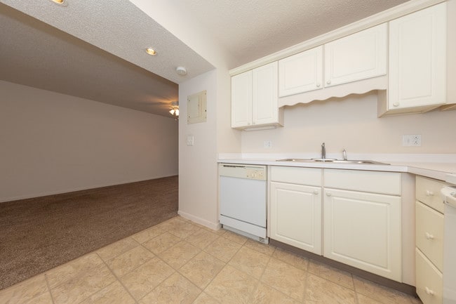 Arbor Grove Lorain, Lorain, OH 44055 - photo 4