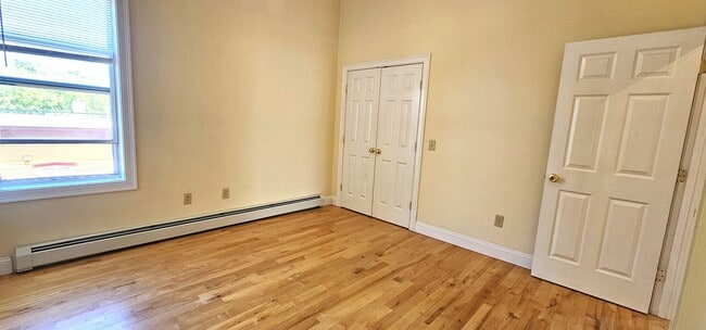 51 N Champlain St unit 1, Burlington, VT 05401 - photo 2