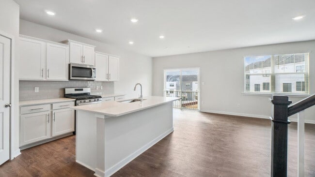 5 Comes Ridge Ct, Rosedale, MD 21237 - photo 4