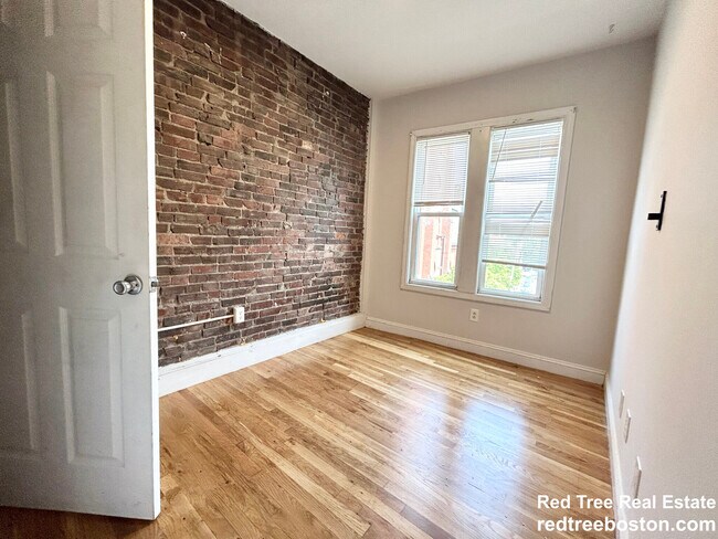 733 Parker St unit 2, Roxbury Crossing, MA 02120 - photo 3