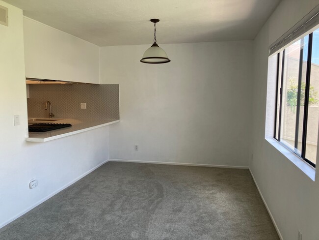 6915 Quail Place unit West Bluff Hills, Carlsbad, CA 92009 - photo 3