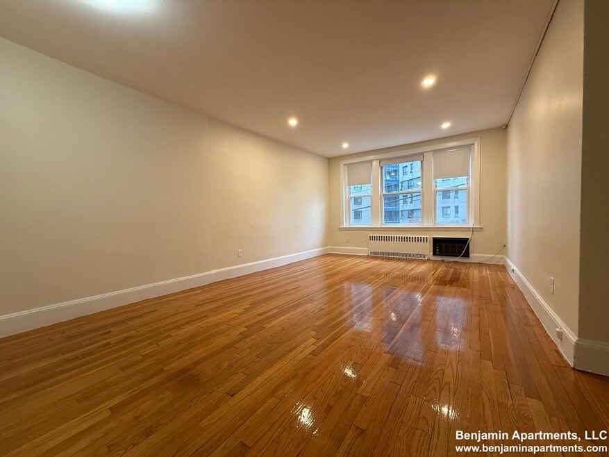 48 Lancaster Terrace unit 103, Brookline, MA 02446 - photo 1