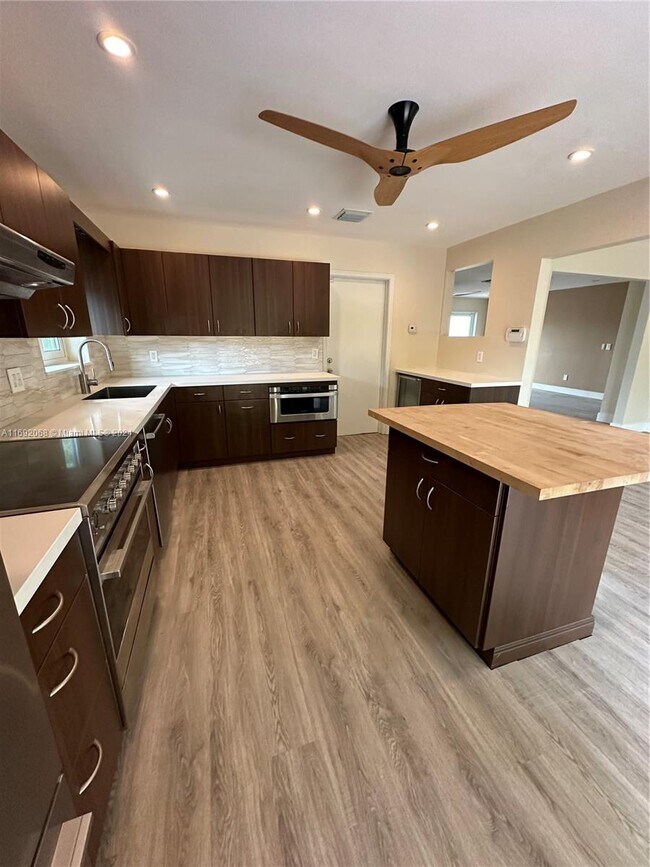 407 SE 4th Terrace unit 407, Dania, FL 33004 - photo 4