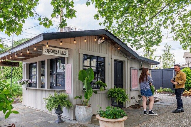 The Peggy, Walther Gardens Century Snowballs is America's oldest snowball stand.