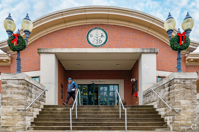 Saline's municipal building in downtown is also home to the city's police department.