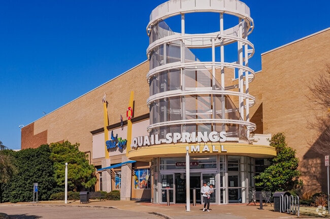 Quail Springs Mall is a family-friendly shopping destination in Quail Springs area.