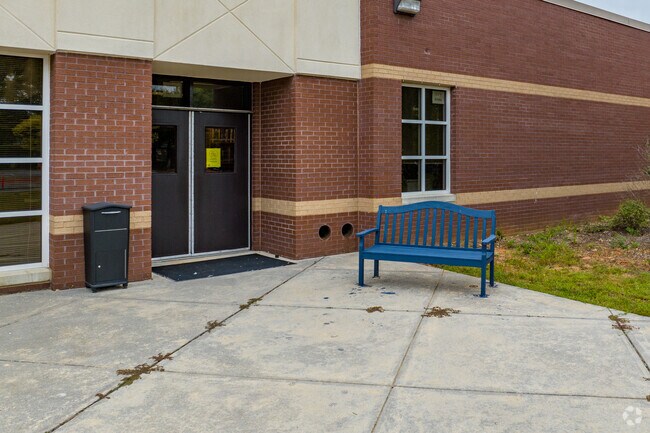 Barber Middle School has a 14 to 1 student to teacher ratio.