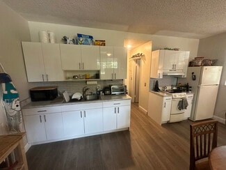 200 Whitethorn Dr, Miami Springs, FL 33166