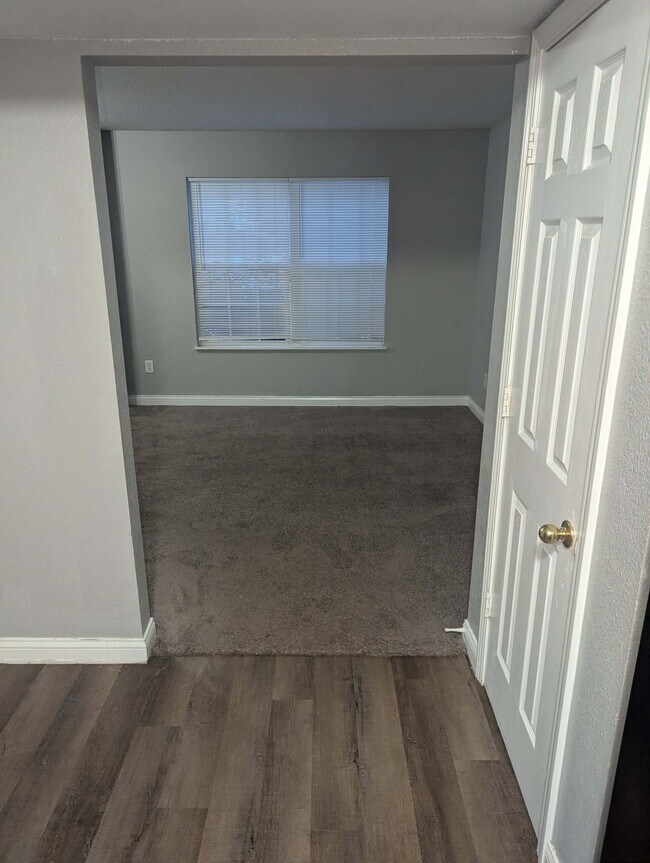 11531 Planewood Ct, Indianapolis, IN 46235 - photo 4