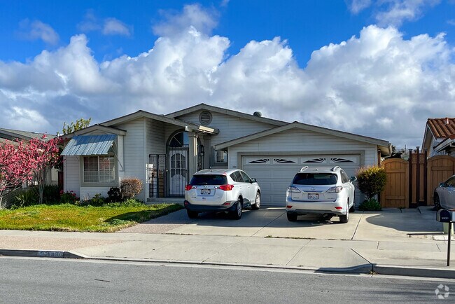 There are many modestly sized single-family homes in Kennedy
San Jose, CA.