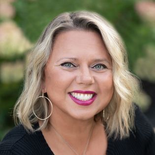 Suzanne Christianson