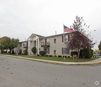 24010 Saravilla Dr, Clinton Township, MI 48035