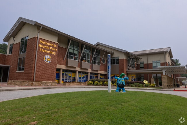 The main entrance to Heards Ferry Elementary School in ITP Sandy Springs, Atlanta GA.