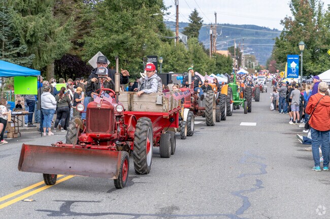 Have a family adventure at Granite Falls Railroad Days with a parade and more near Canyon Creek.