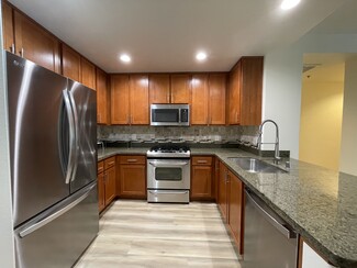 423 7th St Unit 704, Oakland, CA 94607