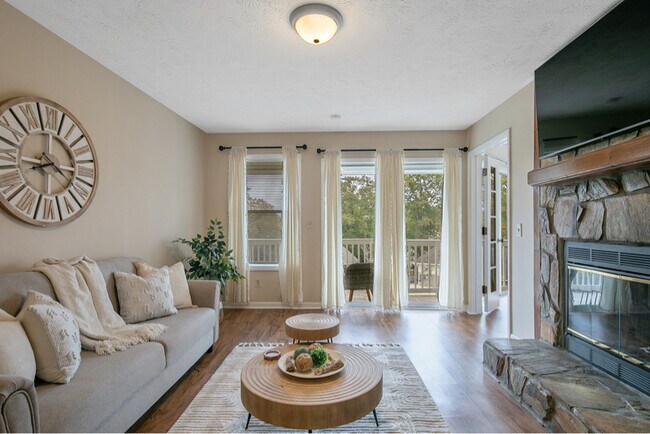 1006 Brookhollow Dr unit 9, Fayetteville, NC 28314 - photo 2