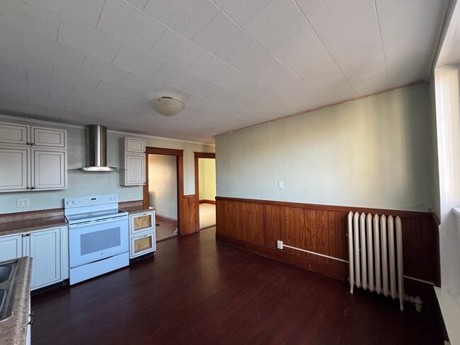 3 Howard St unit D, Springvale, ME 04083 - photo 3