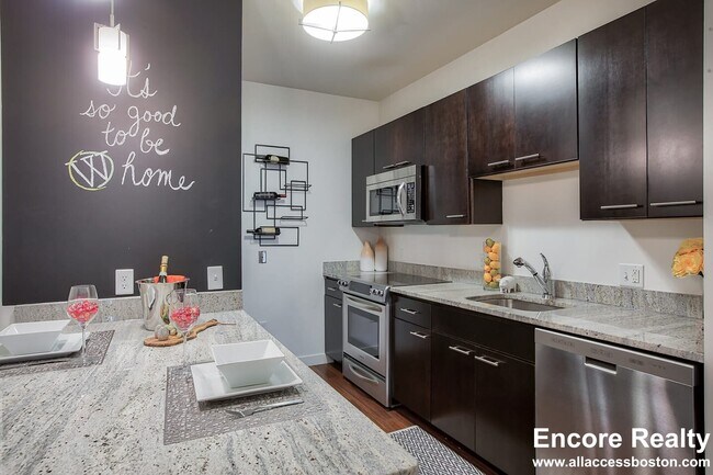 278 Lowell St unit 308, Somerville, MA 02145 - photo 3