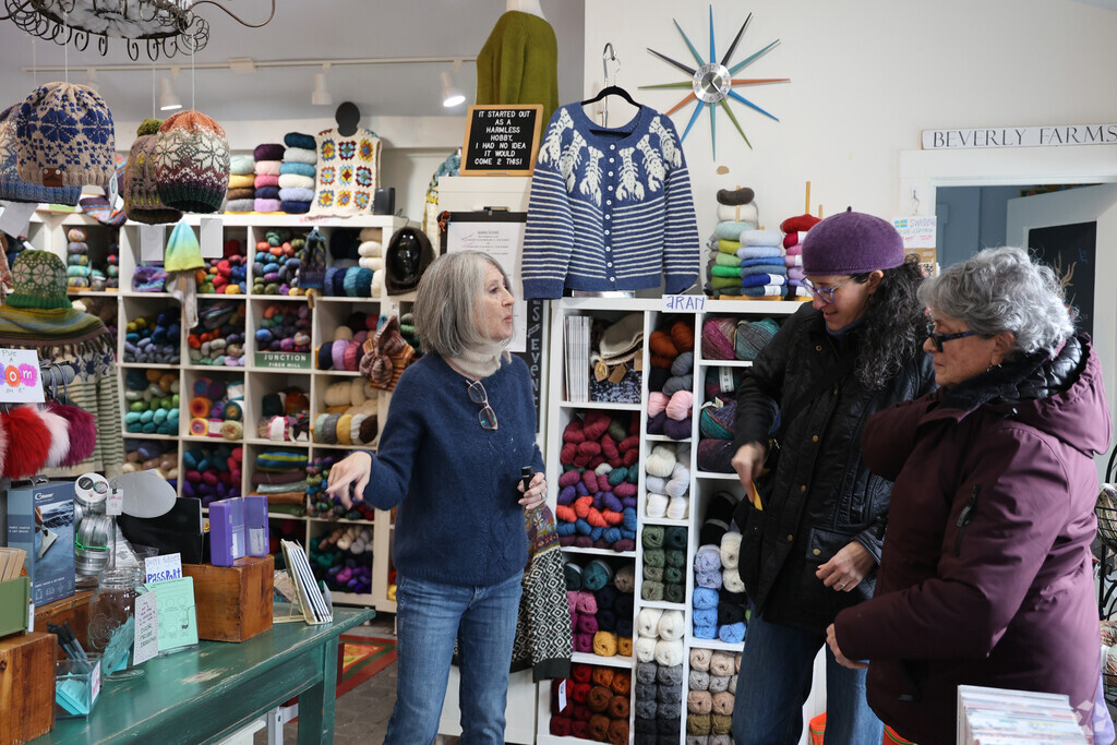 Meet local yarn enthusiast at Yarn Crawl.