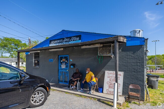 Keondra's Soul Food has been serving delicious bar-b-que in Clarksville for 17 years.