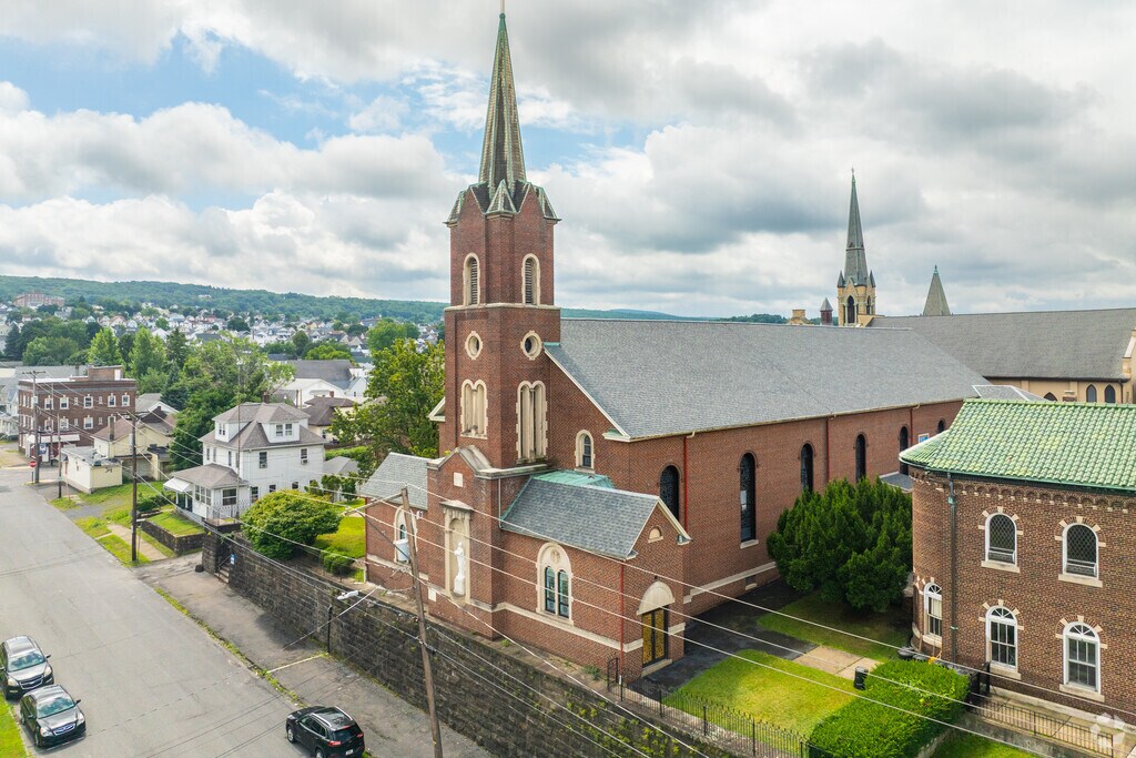 Marian Catholic High School serves 278 students.