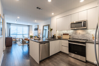6200 W Sunset Blvd, Los Angeles, CA 90028