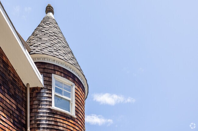 A shingle-style queen ann sticks out on the streets of Sycamore Park.