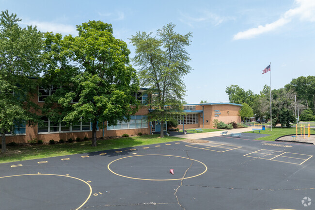 Bermuda Elementary School has a 7:1 student to teacher ratio.