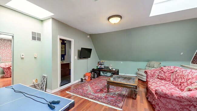 1400 Beacon St unit 4, Brookline, MA 02446 - photo 5