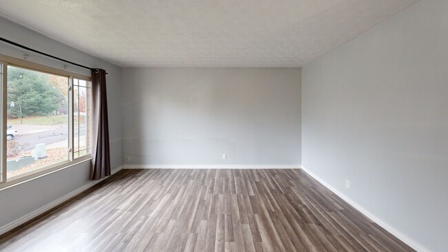 6806 Hillock Ct, Florence, KY 41042 - photo 3