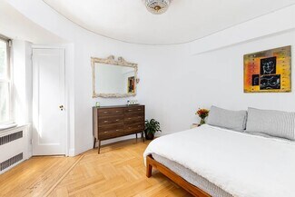 25 Minetta Ln Unit 4D, New York, NY 10012