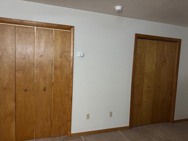 Bedroom - 2 large closets