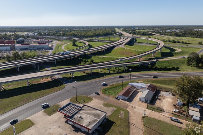 I-49 connects the neighborhood to downtown and offers easy access.