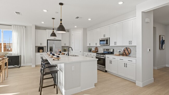 16500 Barnett St, Lathrop, CA 95330 - photo 3