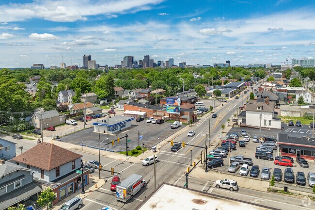 Karns Park is located less then 3 miles away from Downtown Columbus.