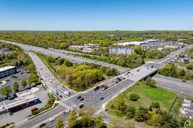 The Long Island Expressway (Interstate 495) meets Farmingville at North Ocean Avenue.