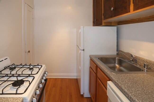 6200 N Clark St unit 26-3A, Chicago, IL 60660 - photo 3